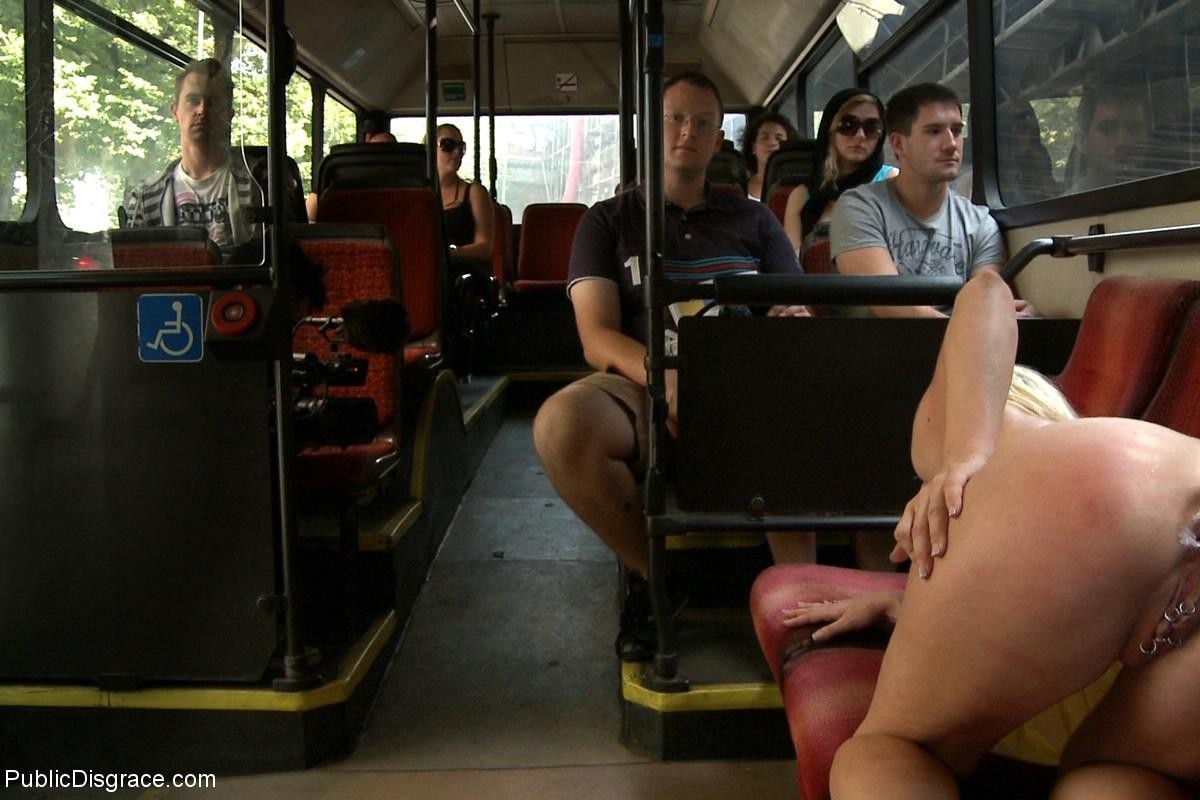 Порно Голые Девушки В Автобусе