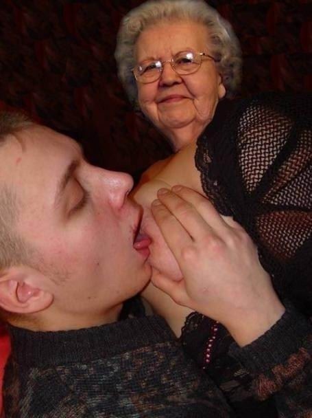 Целует Бабушку Порно