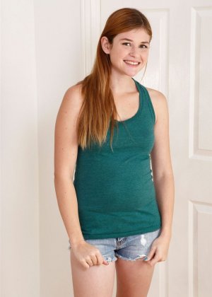 Lara Brookes Model