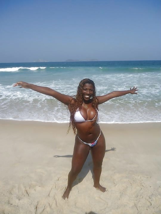 Подборка негритянок на пляже фото